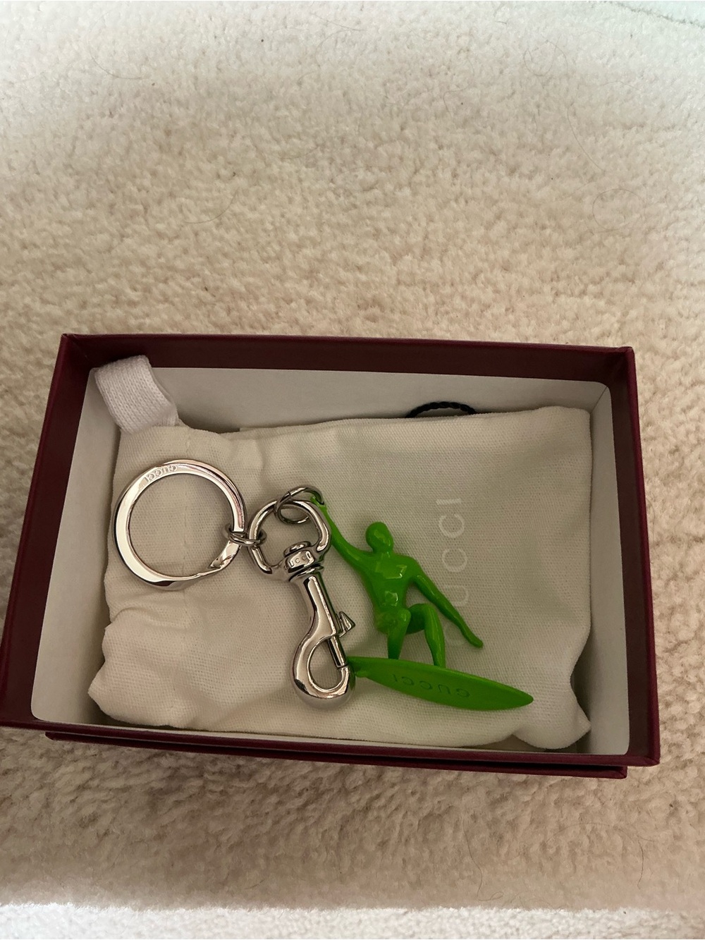 NEW IN BOX GUCCI NEON GREEN CERAMIC SILVER SURFER KEYCHAIN KEY RING FOB